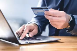 Magazinele online din România avertizează: Companiile românești nu pot concura cu platformele extracomunitare fără măsuri ferme de echitate
