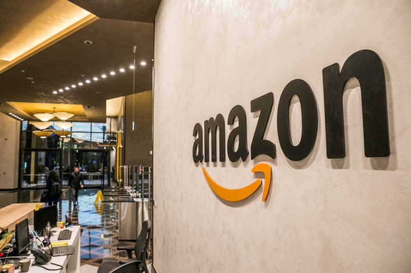 Amazon anulează planul de a livra colete cu drone în Italia din cauza constrângerilor regulatorii