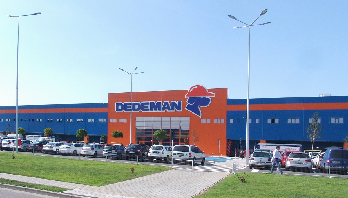 Magazin Dedeman retail materiale construcții
