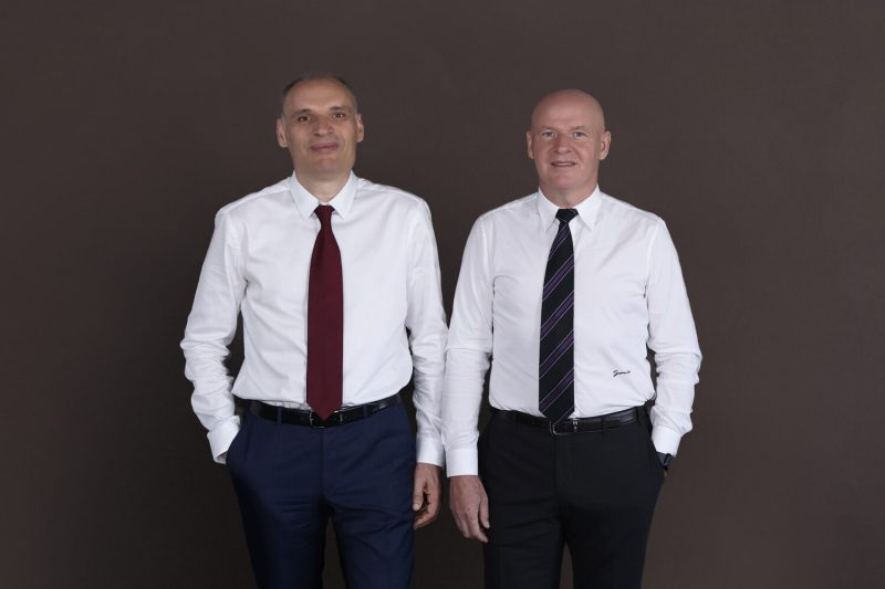 BREAKING Frații Pavăl, proprietarii Dedeman, cumpără Carrefour România. Cele două părți sunt în negocieri exclusive