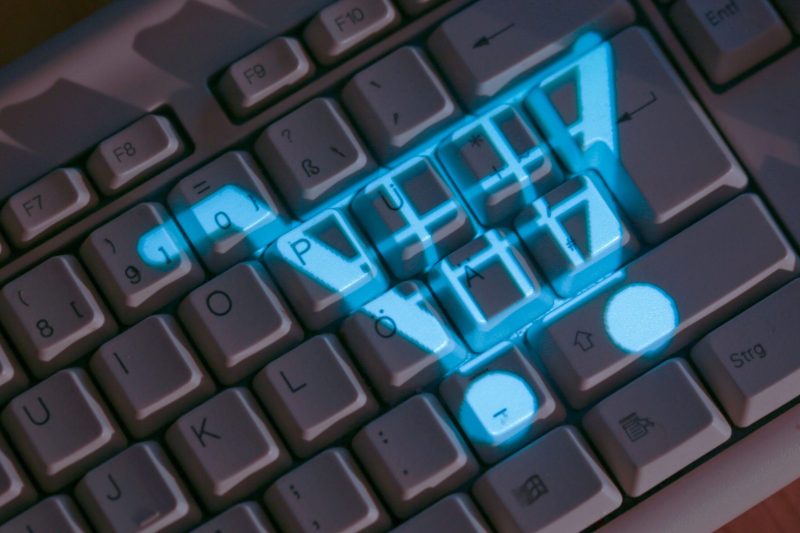 La ce nivel se află comerțul online din România, sub presiunea retailerilor asiatici și a consumului mai prudent 