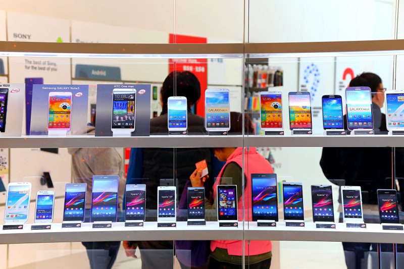 Smartphone-urile ar putea înregistra cea mai mare scădere a vânzărilor