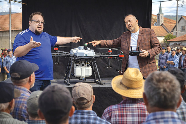 Proxy Drone: platforma digitală pentru conectarea fermierilor cu drone