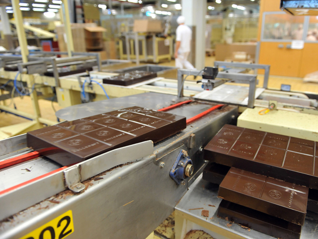 Căderea prețului la cacao lovește Barry Callebaut, cel mai mare producător mondial