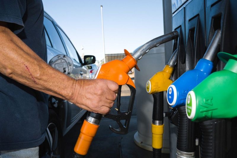 Fiscul a controlat 46 de companii petroliere după scumpirea carburanților, dar a dat amenzi infime