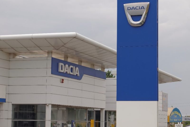Ilie Bolojan, întâlnire cu șeful Dacia. Cu un profit de 629 milioane lei în 2025, compania nu mai vrea să investească în România