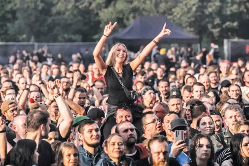 Zabka Froo festivaluri — chioșc mobil Zabka la un concert