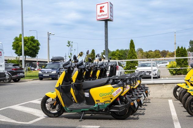 Glovo integrează Revolut Pay în România: plăți cu un singur click pentru comenzile din aplicație
