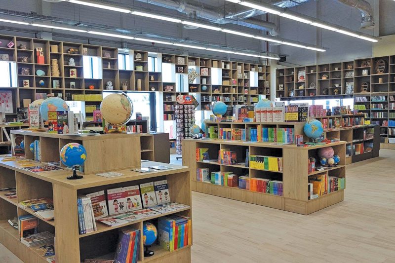 O familie de antreprenori din Satu Mare a dat comerţul alimentar pe cel de carte şi papetărie. Care este povestea lanţului de librării Compas, ajuns la 22 de unităţi şi afaceri de 41 milioane de lei?